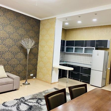 Бульвар Эркиндик74 Bischkek Exterior foto