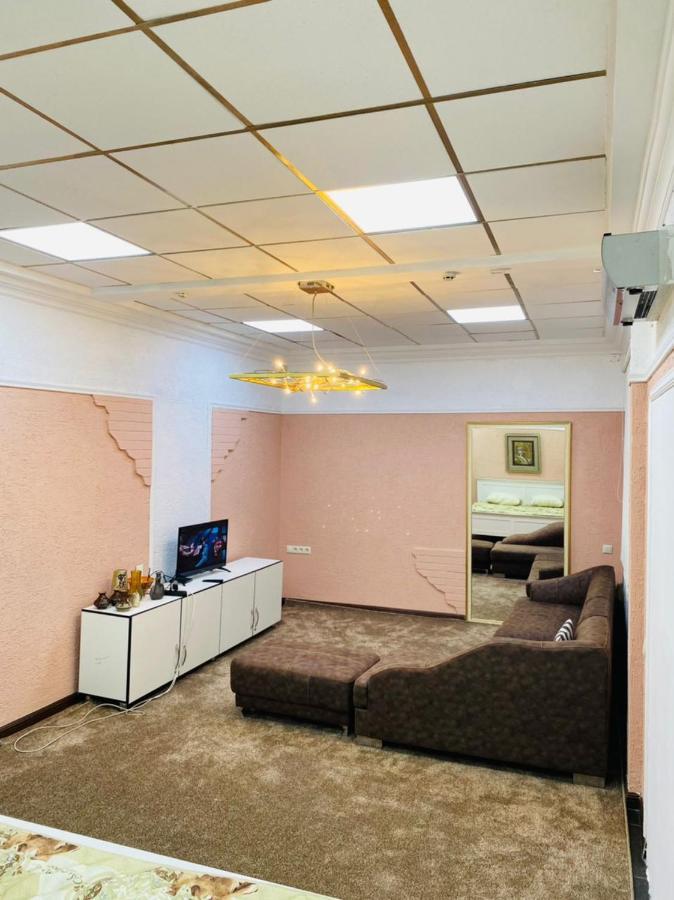 Бульвар Эркиндик74 Bischkek Exterior foto