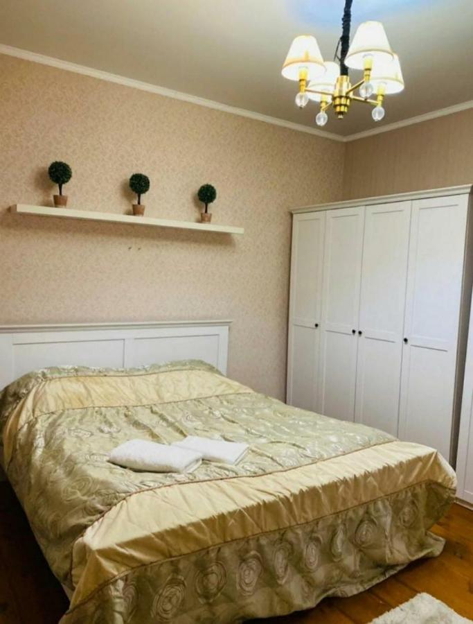 Бульвар Эркиндик74 Bischkek Exterior foto