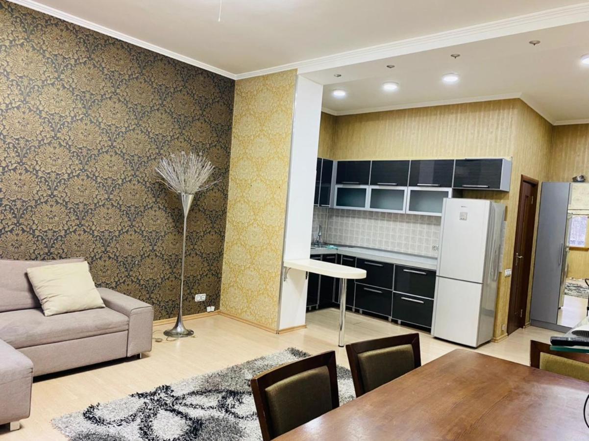 Бульвар Эркиндик74 Bischkek Exterior foto